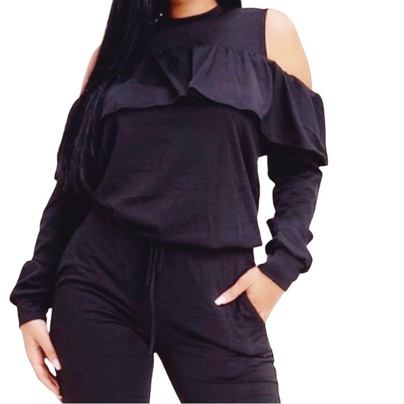 Ruffle Detail Cold Shoulder Peek A Boo Jogger Set Black NWT - Picture 5 of 6